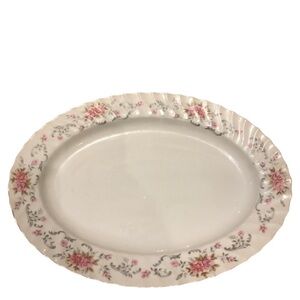 Astro  Portelan trimmed gold servings prats vintage​​​​​​​​